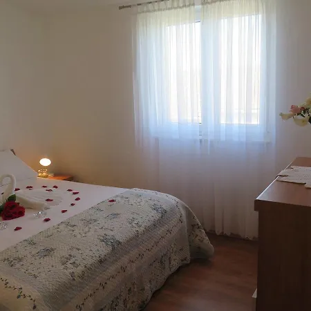 Nik * Vodice